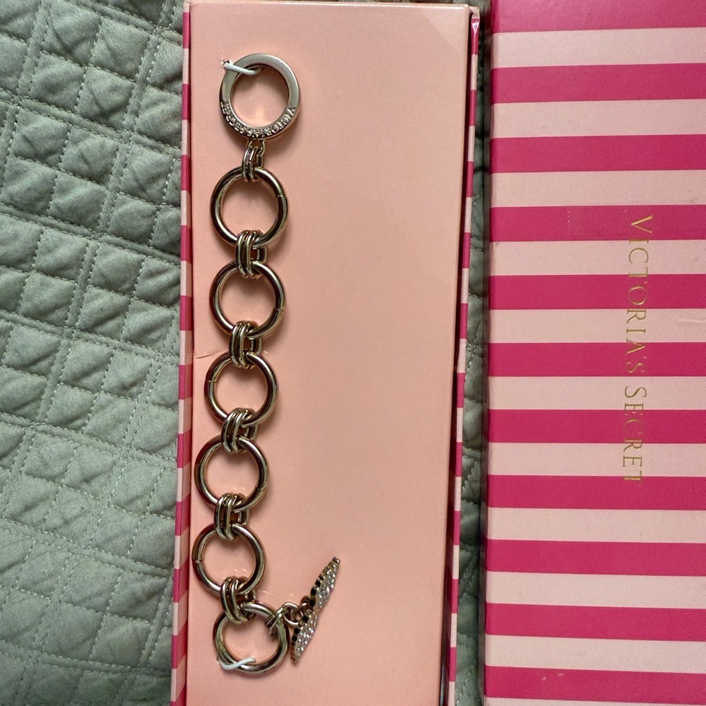 Victoria's Secret Angel 🪽 Wings Bracelet